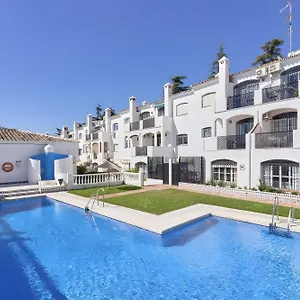 Holiday home Casa Lena Town House With Pool